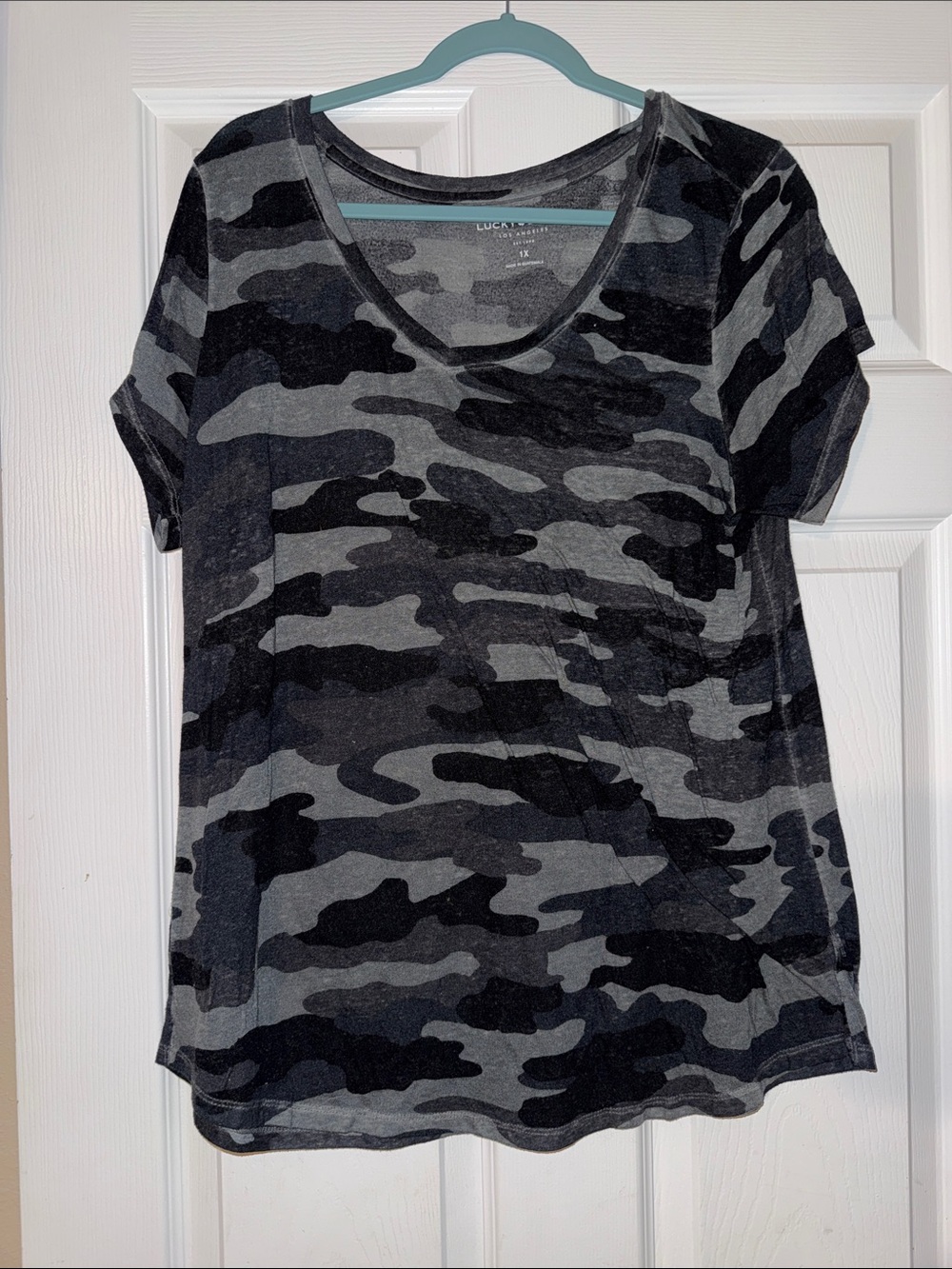 Lucky Brand Women's Black & Gray Camo V-Neck Tee